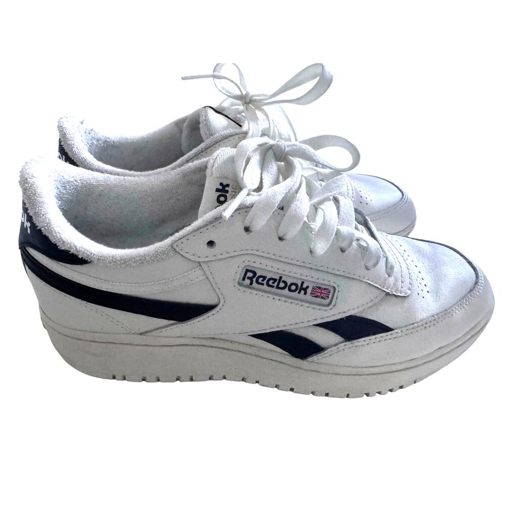 Reebok Classic White Leather Sneakers Womenโs 9 US Club C